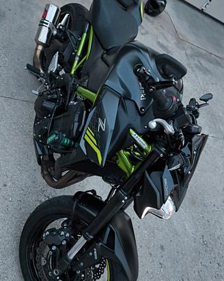 moto Kawasaki 
