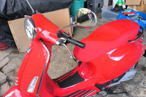 Vespa 125 Red primavera 2023
