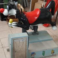 Giostra  riproduzione gatto Silvestro e Titti