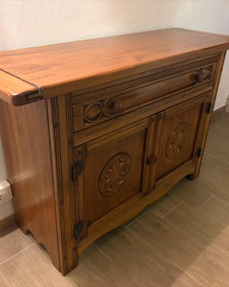 Credenza in legno massello con ante e cassetto