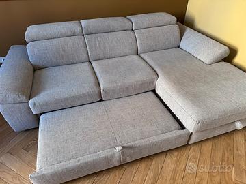 Divano letto praticamente nuovo
