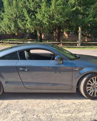 AUDI TT 3.2 S-Line 