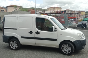 Fiat doblo dobló 1.3multjet POCHI KM DA VEDERE