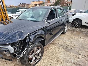 AUDI Q5 2019 S-LINE AUT.4.0 SINISTRATA