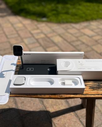 Apple Watch 4 + stazione di ricarica wirelees