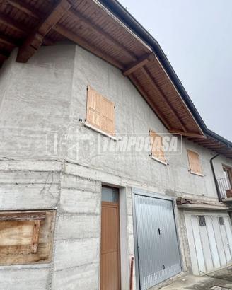 SOLUZIONE INDIPENDENTE CON BOX E CANTINA