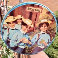 Vecchia scatola di latta