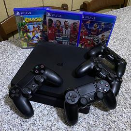 PS4 da 1TB con 2 joypad e 2 giochi