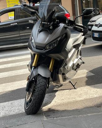 Xadv 750