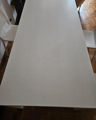 Tavolo bianco Ikea in legno