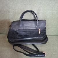 Borsa similpelle nera con tracolla