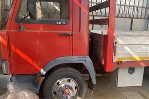 Camion Iveco 50 .9