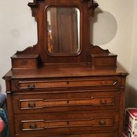 cassettone più specchiera antichi