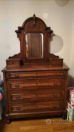 cassettone più specchiera antichi