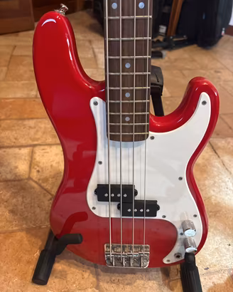 Basse Elettrico 4 Corde Squier scala corta