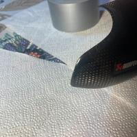 Akrapovic protezione fibra carb scarico bmw gs1200