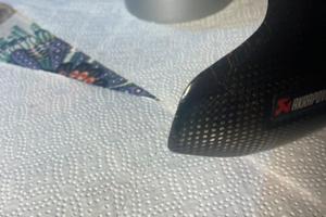 Akrapovic protezione fibra carb scarico bmw gs1200