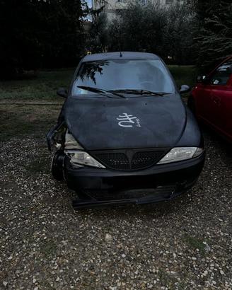 Lancia Y10 incidentata motore fire 1200