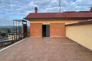 Appartamento di 150 m² con 4 locali e box auto dop