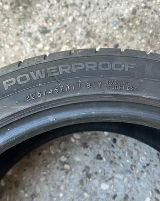 2 gomme 225/45 /R17
