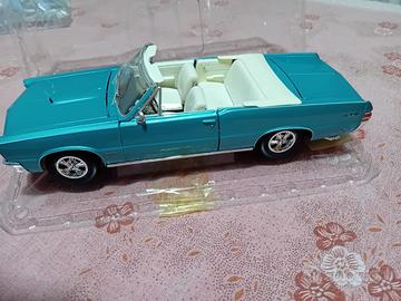 MODELLINO AUTO 1965  PONTIAC GTO 1/18 DECAPPOTTATA