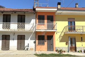 CASA SEMINDIPENDENTE A SANTO STEFANO ROERO
