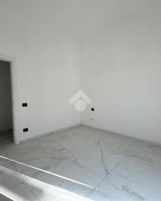 3 LOCALI A NAPOLI