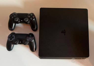 Play Station 4 + 2 Joystic
