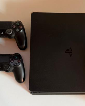 Play Station 4 + 2 Joystic