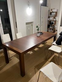 Tavolo Ikea in legno massiccio