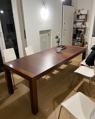 Tavolo Ikea in legno massiccio
