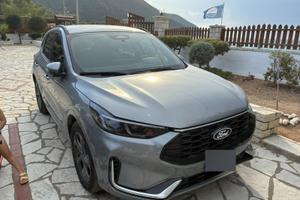 Ford Kuga Full Hybrid ST Line X con fari Matrix
