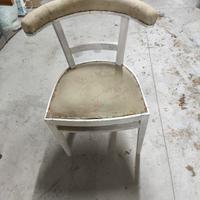 sedia con schienale curvo 