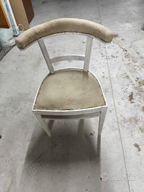 sedia con schienale curvo 