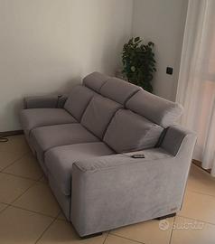 Divano con schienale reclinabile