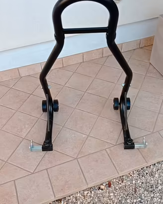Cavalletto posteriore per moto