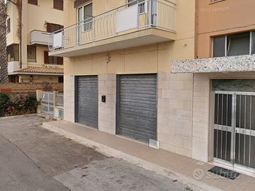 Locale uso commerciale laboratorio garage