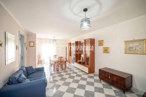 Ampio e luminoso quadrilocale in buone condizioni