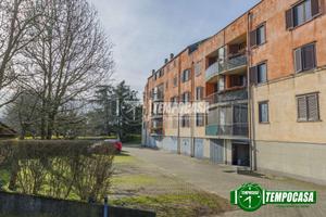 Ampio Trilocale di 100 mq con Doppi Servizi, Box e