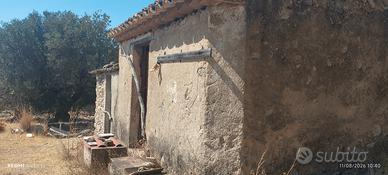 Casetta da ristrutturare + Oliveto (Vista mare)