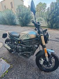 Moto Benelli Leoncino 800