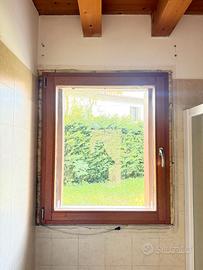 Finestra in legno