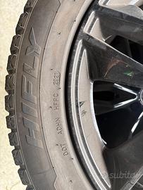 Pneumatici invernali 235/55 R18 con cerchioni OZ