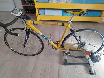 bici da corsa vintage +rulli tacx