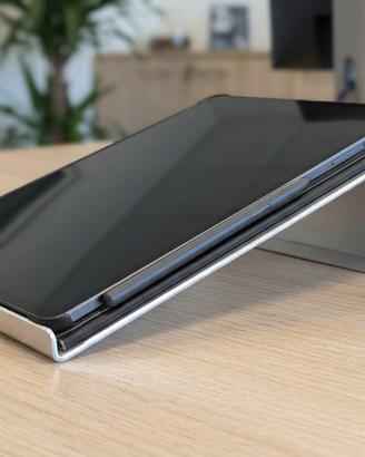 supporto tablet inclinato in alluminio 