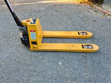 Traspallet semielettrico