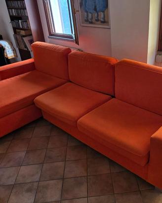 Divano con chaise longue marca Mazzoni Parma