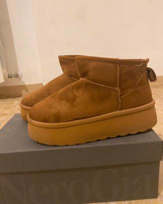 UGGE marroni nero giardino