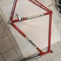 telaio Moser misura 56 con SS e deragliatore campy