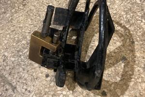 staffa blocca ruota vespa PK 50